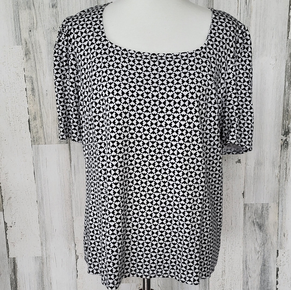 Black/White Top Short Sleeve